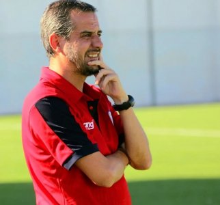 الإقالة تهدد مدرب المغرب التطواني