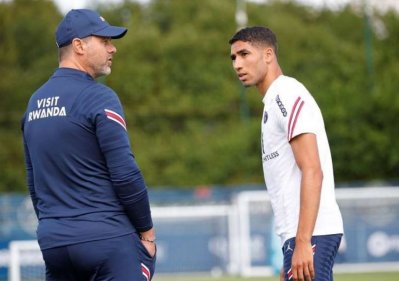 مدرب سان جيرمان: حكيمي يمنحنا الكثير