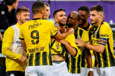 خلاف كبير بين مدرب فيتيس وطنان