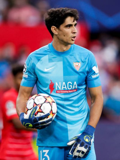 عصبة الابطال: نقطة غالية لبونو واشبيلية والحدادي يعود