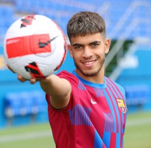 عبد الصمد زلزولي موهبة برشلونة يكتشف أجواء الأولمبيين