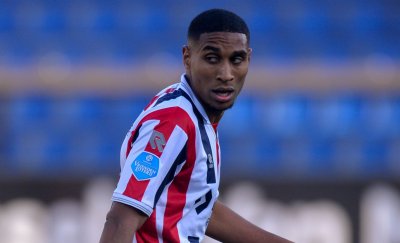 صديقي كاد يسقط بملعبه