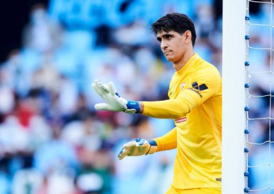 بونو وحيدا في ديربي الأندلس