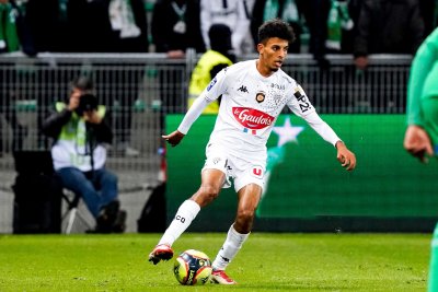 أوناحي يلمع داخل أونجي.. فلماذا الإهتمام بمحمد علي شو؟