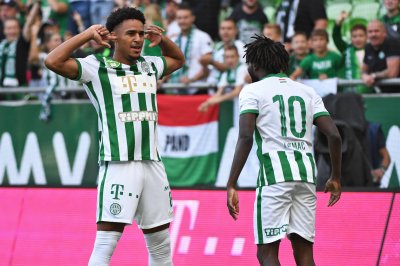 مايي يرسل تمريرة من ذكاء نجوم العالم