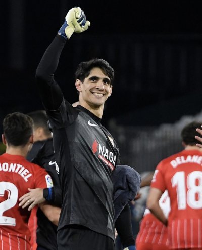 بونو سعيد بالفوز بديربي اشبيلية وبالكلين شيت