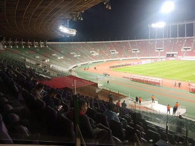 عائلات الأسود تتابع مباراة الفريق الوطني والسودان