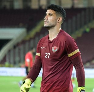 منير المحمدي يواصل تداريبه على إنفراد