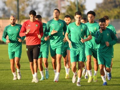 الأسود بعلامة كاملة فريدة ووحيدة