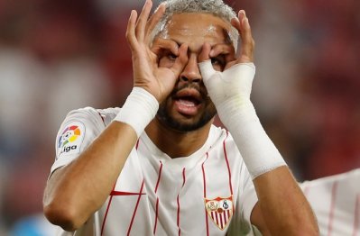 مهاجم برشلونة سيكون حلا مناسبا لتعويض النصيري بإشبيلية !