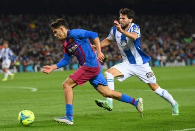 الزلزولي زلزل دفاع الاسبانيول وبرشلونة حسم ديربي الكطالان