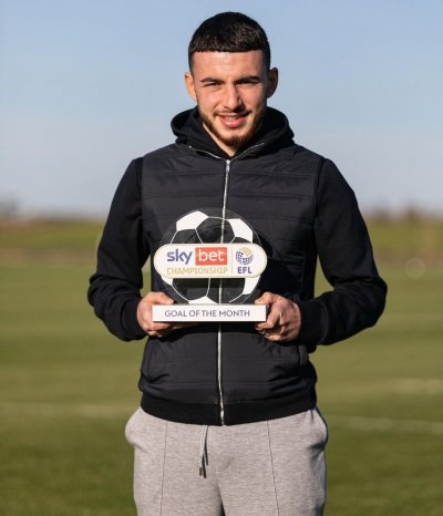 شاعر يفوز بجائزة أحسن هدف للشهر