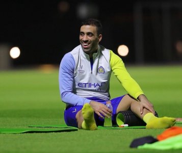 حمد الله إلى أمريكا والنصر يمنحه فرصة أخيرة