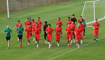 المنتخب الوطني يخوض في هذه الأثناء الحصة ما قبل الأخيرة