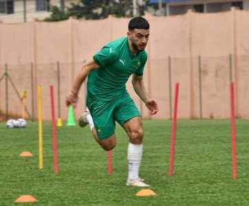 والد إلياس الشاعر: أتحدث  معه يوميا والحرارة مرتفعة بالكاميرون