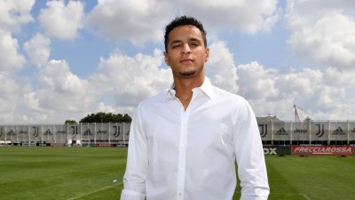 أجاكس يفاوض بقوة لضم إحتارين