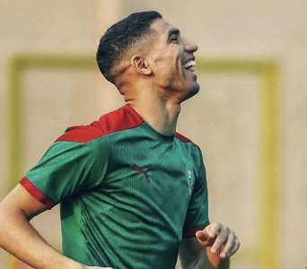 نجم الأسود تفاعل مع شجاعة جزر القمر أمام الكامرون