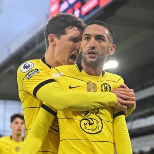توخيل يشرح لماذا يبقي زياش في كرسي الإحتياط