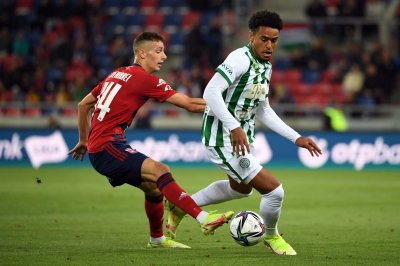 مدرب فرنكفاروس: ريان مايي يعاني من اصابة بليغة