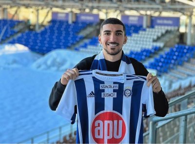 نسيم بوجلاب يحمل قميص هيلسنكي