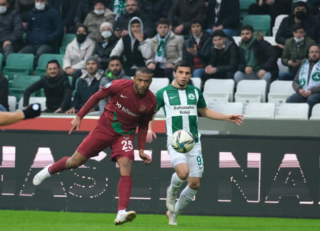 الكعبي غاب عن التهديف وهاتاي تعادل امام بشيكطاش المضيف