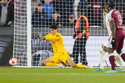 بونو يغادر على وقع الإصابة