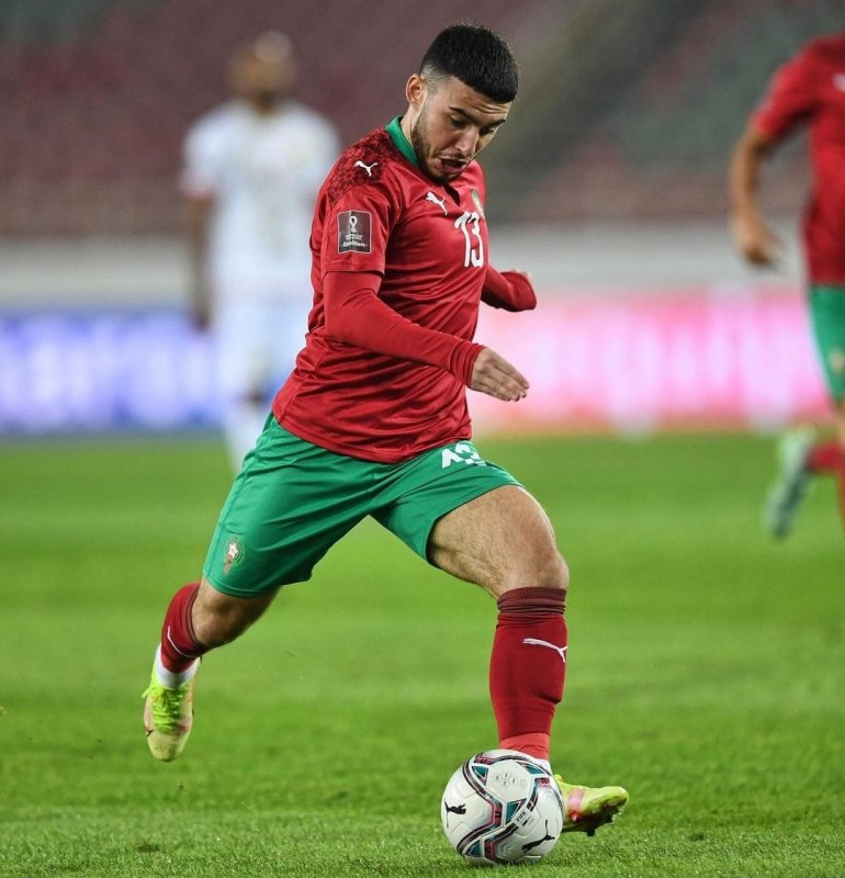 هل يعتمد وحيد على الشاعر لأنه الأكثر جاهزية؟