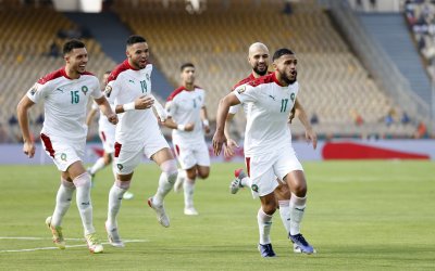 سفيان بوفال سينال فرصته كاملة في مركب محمد الخامس