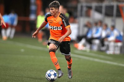 نجم المنتخب الأولمبي يقود فولندام للصعود إلى  الإرديفيزي 