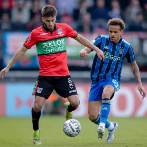 اجاكس في غياب مزراوي سرق انتصارا من نيميخن