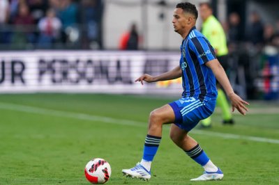 مزراوي واصل الغياب واجاكس قريب من حسم لقب الايرديفيزي