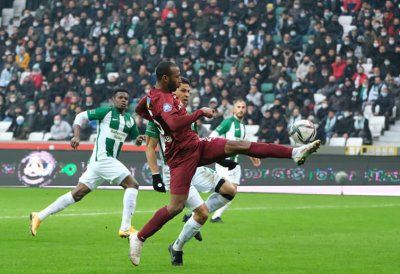 المحمدي والكعبي يبتعدان عن منافسة أوروبية