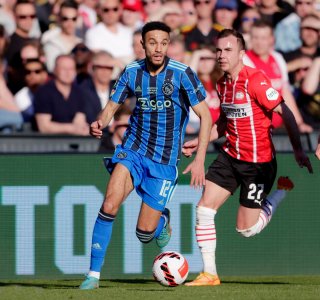 مدرب أجاكس يجبر بايرن لإنهاء إجراءات التعاقد مع مزراوي