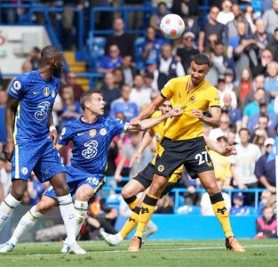 توخيل عاد لتهميش زياش وسايس تسبب في جزاء في مباراة مثيرة