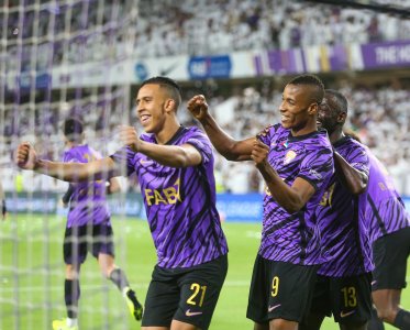 سفيان رحيمي يحرز لقب البطولة الاماراتية رفقة العين