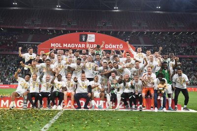 سامي مايي يحرز الثنائية