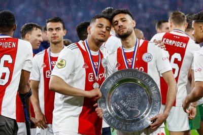 إحتارين  عاد لرشده  وبعث برسالة بـ العلم المغربي 