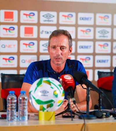 مدرب بترو يناور ودون حصة تدريبية