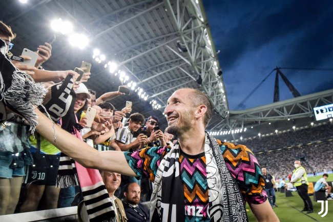 كيليني يؤكد أن فشل منتخب ايطاليا في بلوغ نهائيات مونديال قطر سرع قراره بالرحيل عن جوفنتوس