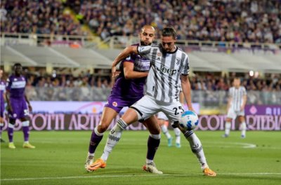 بحضور شقيقه نور الدين سفيان امرابط وفيورنتينا يطيحان بيوفنتوس