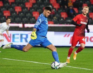 8 أسود وجهتم غامضة!