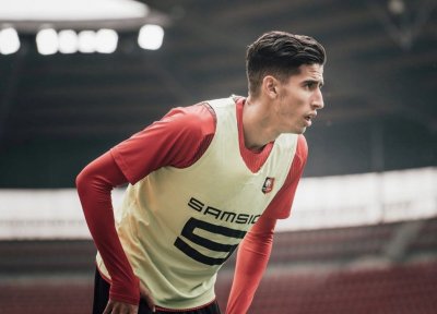 3 أندية من إنجلترا وإيطاليا ترغب في نايف أكرد