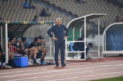 صافرات الإستهجان على الناخب الوطني وسط الجماهير عند الإعلان عن إسمه