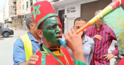 مشجع من كلميمة يخلق الحدث قبل لقاء المغرب وليبيريا