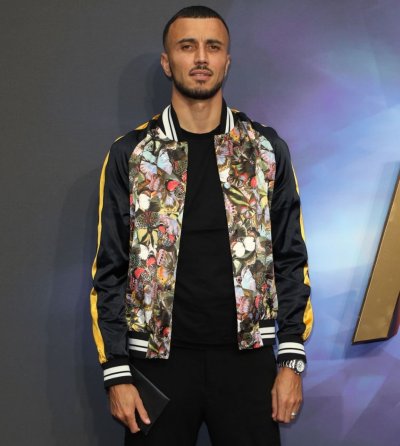 سايس وصل امس مع عائلته الى اسطنبول