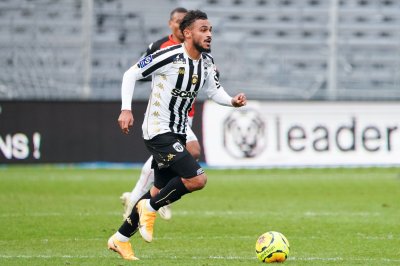 بالصور.. الحالة الصحية لبوفال تتحسن أكثر من المتوقع