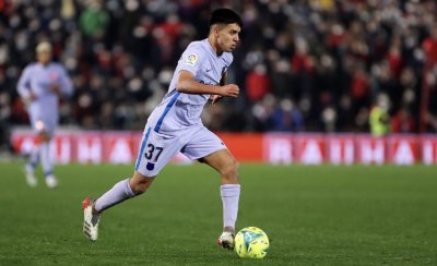 تشافي يحرم أخوماش من ألعاب البحر الأبيض المتوسط