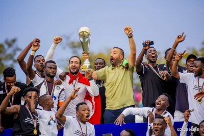 المغربي الراضي يقود الجيش الرواندي ليتوج بطلا