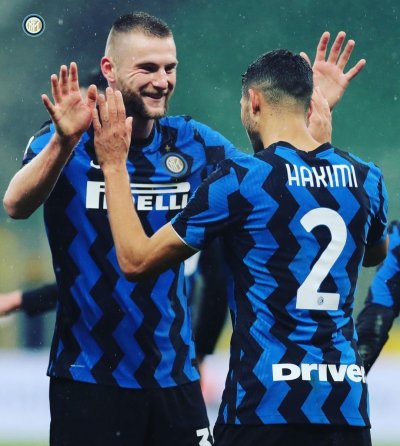 حكيمي مهد الطريق لزميله السابق بالإنتر للالتحاق بباريس