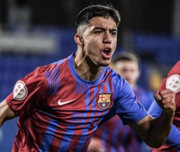 أخوماش يدخل حسابات تشافي